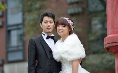 富婆找男人图片